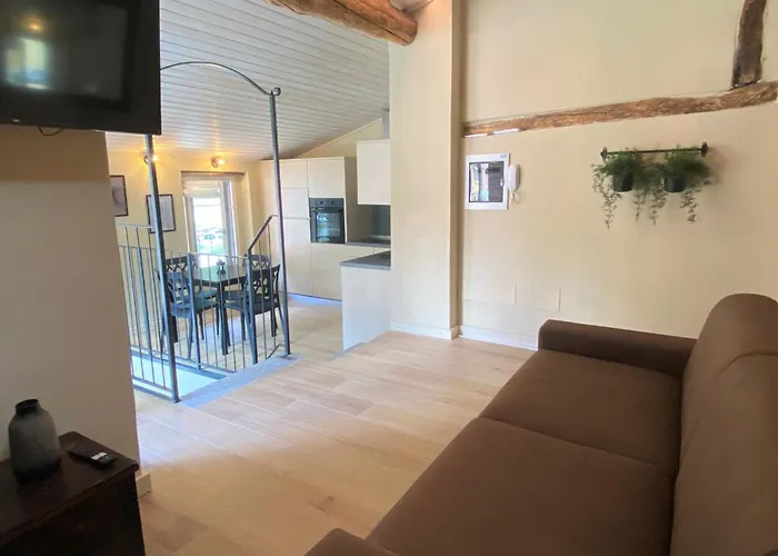 Argegno's River - View Daire *